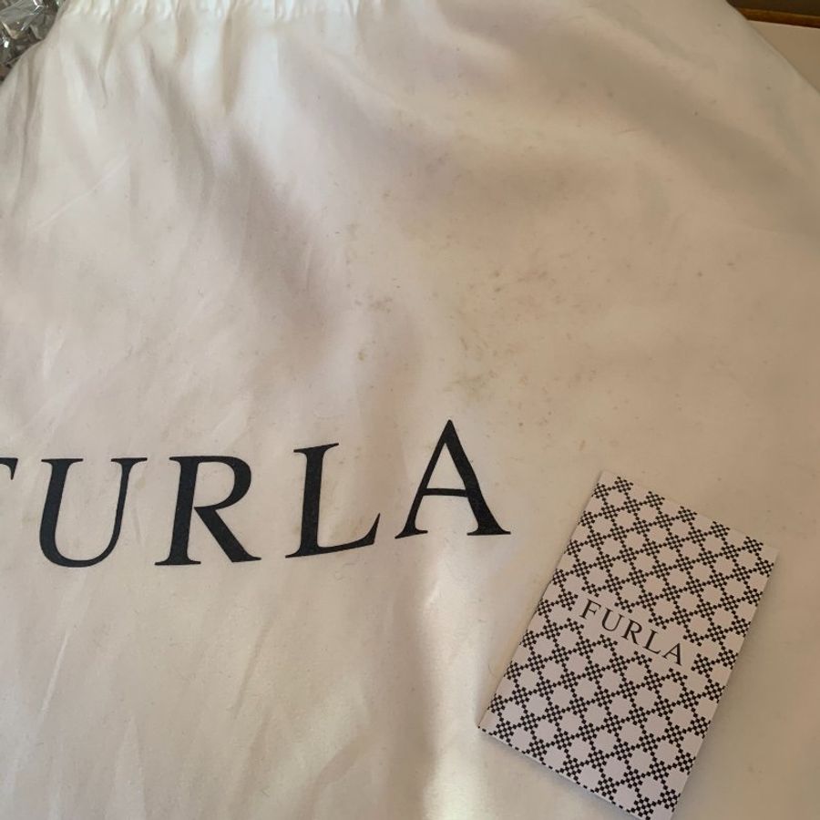 Furla bucket bag-15
