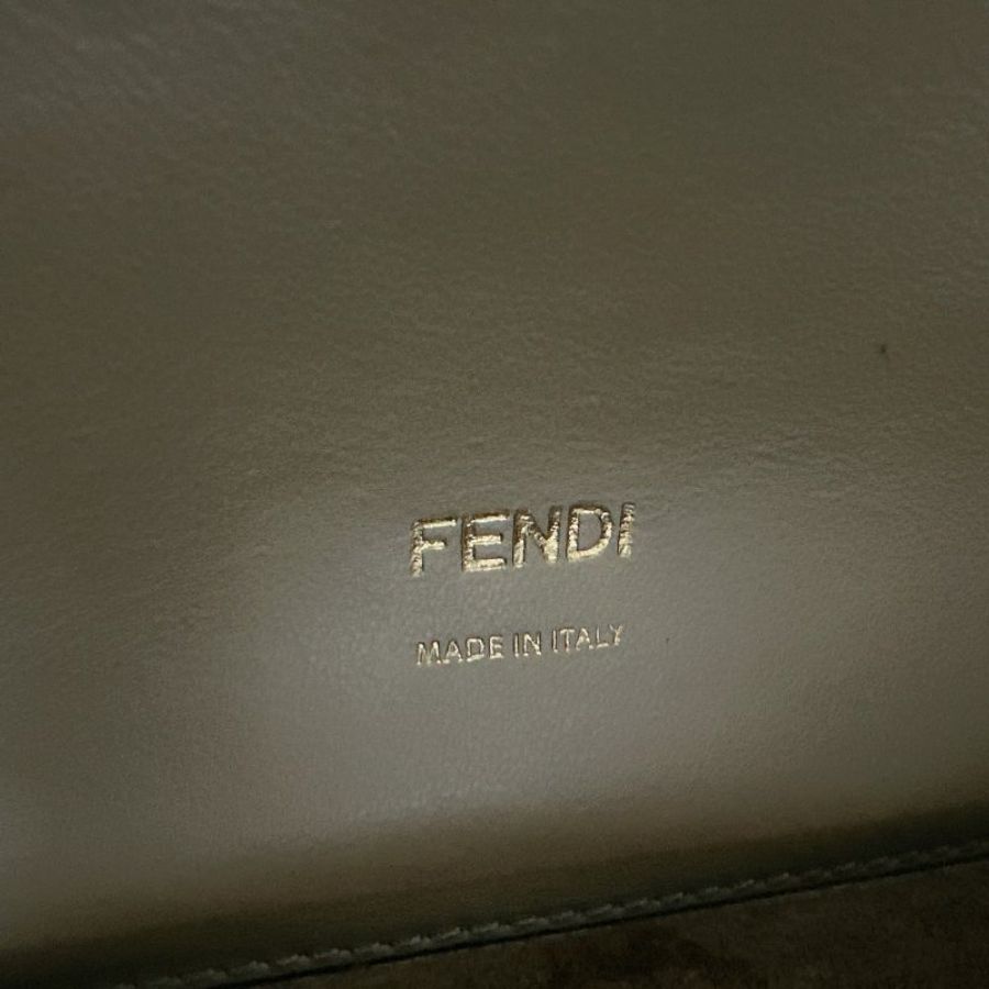 FENDI Kan U系列油蠟皮款肩背包-10