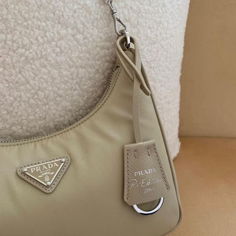 prada hobo三合一沙色-10
