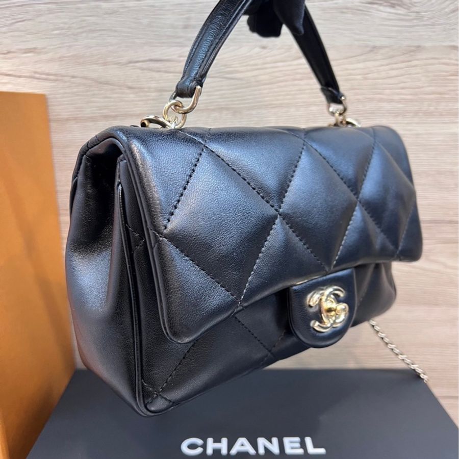 CHANEL 19 Flap Bag 大菱格紋 淡金釦 完整雷標28開-12