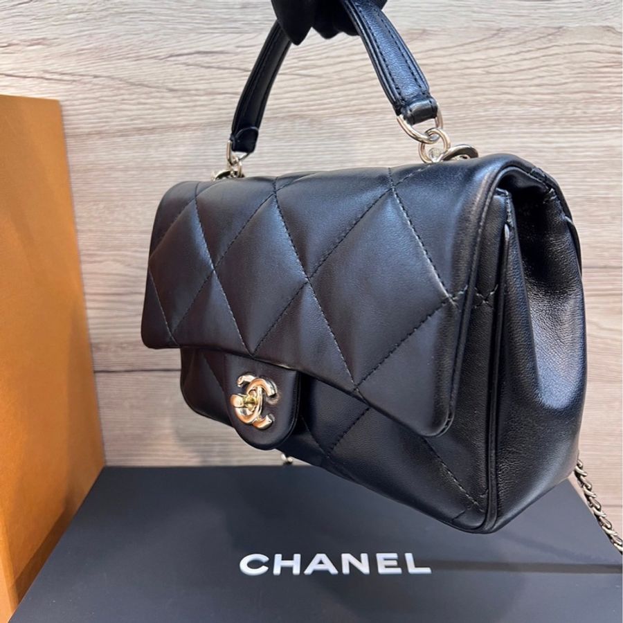 CHANEL 19 Flap Bag 大菱格紋 淡金釦 完整雷標28開-13