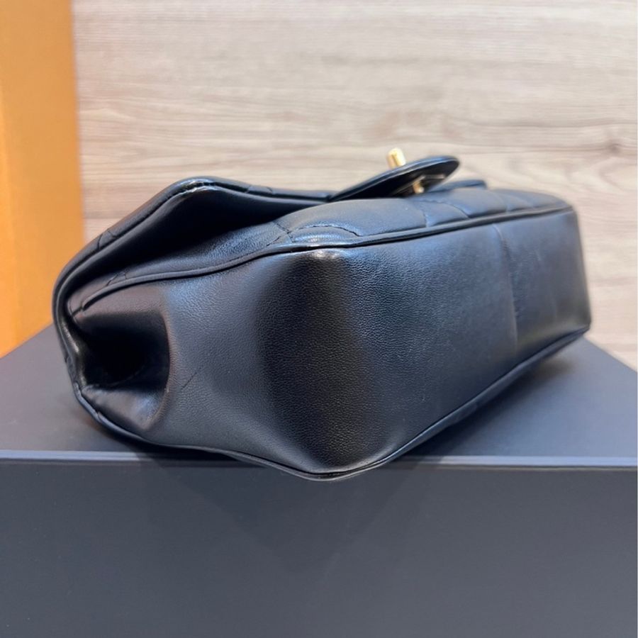 CHANEL 19 Flap Bag 大菱格紋 淡金釦 完整雷標28開-26