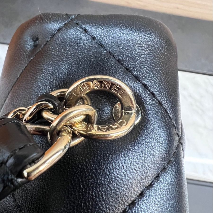 CHANEL 19 Flap Bag 大菱格紋 淡金釦 完整雷標28開-37