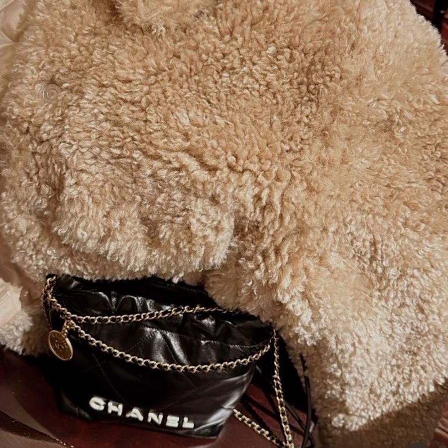 Chanel香奈兒22 mini bag限量發售金鍊白字熊貓配色迷你垃圾袋包 許路兒同款-2