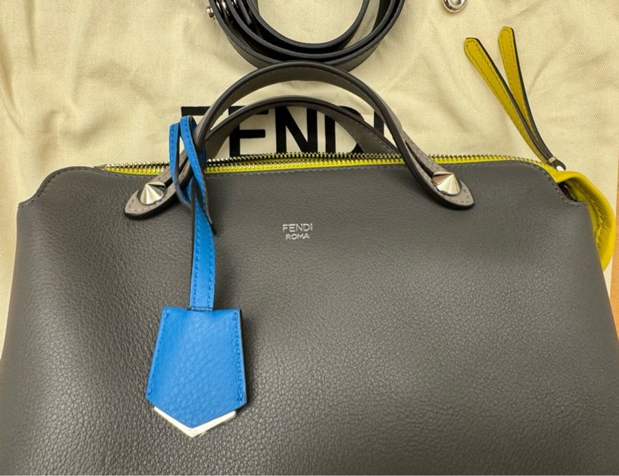 （近全新現貨）FENDI By The Way 中款小牛皮兩用包(深灰色拼黃、藍、黑色）-8