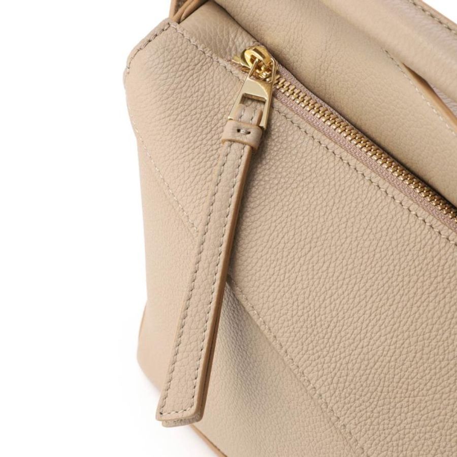Loewe 小款粒面小牛皮 Edge Puzzle包 沙色《佳節年終折扣》-9