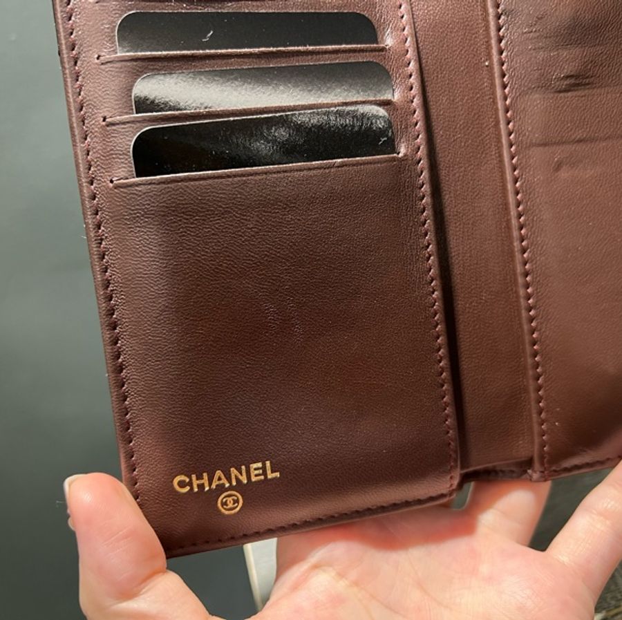 CHANEL改良式羊皮皮革三開中夾-10