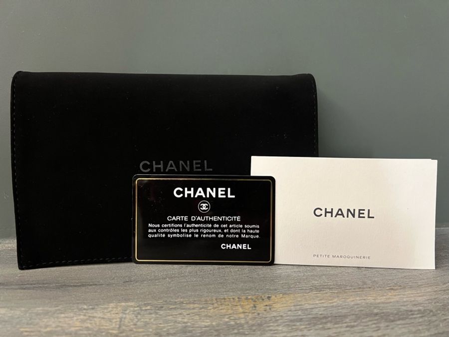 CHANEL改良式羊皮皮革三開中夾-15
