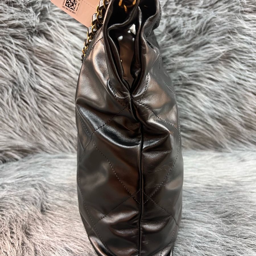 Chanel AS3261 黑色 金釦 22 中號 垃圾袋 肩背包-3