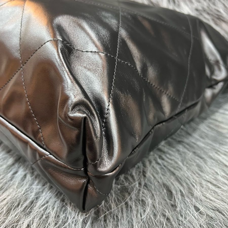 Chanel AS3261 黑色 金釦 22 中號 垃圾袋 肩背包-8