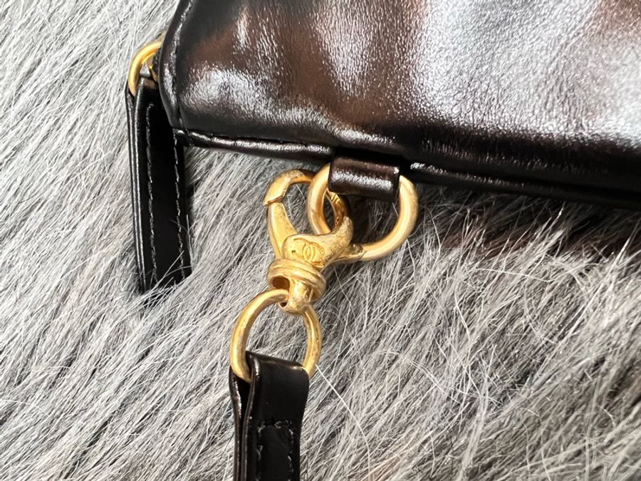 Chanel AS3261 黑色 金釦 22 中號 垃圾袋 肩背包-15