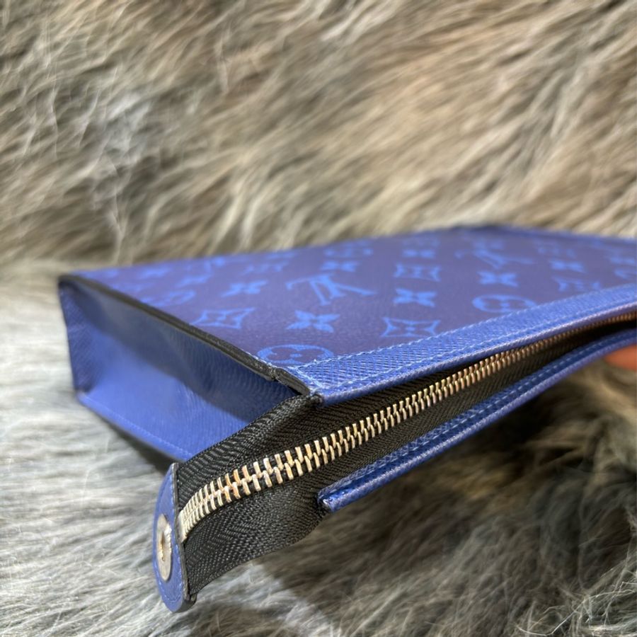 LV M30423 藍 老花 銀釦 牛皮 手拿包-22