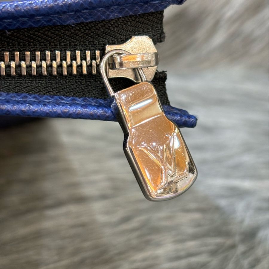 LV M30423 藍 老花 銀釦 牛皮 手拿包-33