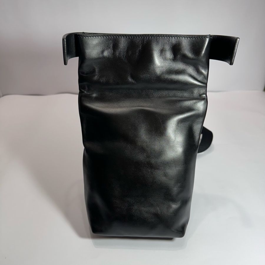 Wearable Pouch小牛皮磁扣斜背包 黑色-9