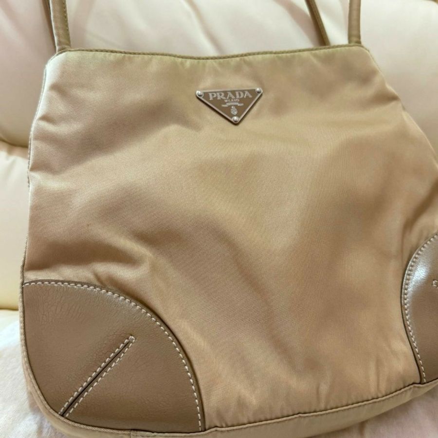 新品上架 現貨 🔥💖 ✨🔥💖甜價 ✨Prada 奶茶棕上肩包 Prada classic tote bag beige Prada 降落傘上肩包-14