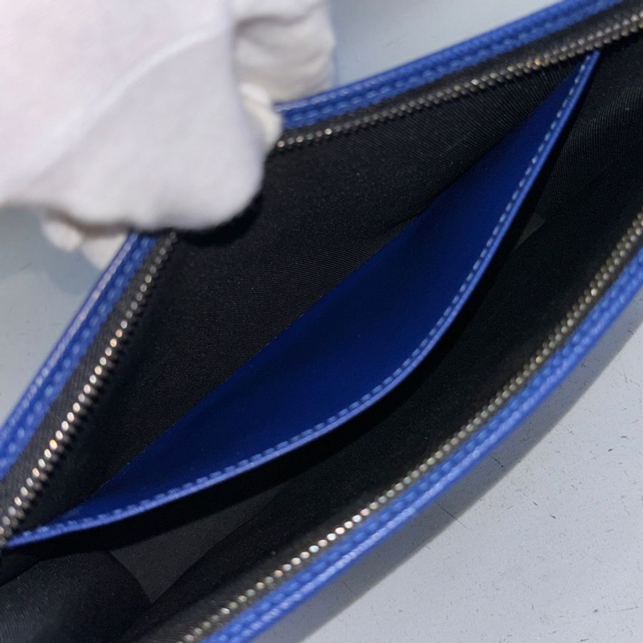 Louis Vuitton M30423藍原花手拿包Pochette Voyage MM-12
