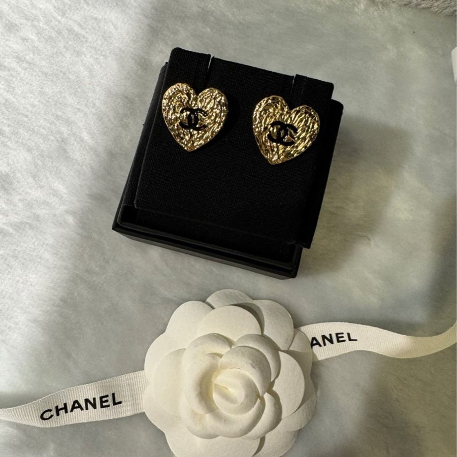 已售出 (全新)Chanel 24P 熔岩愛心耳環-0