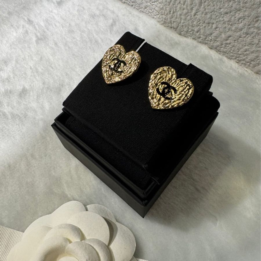 已售出 (全新)Chanel 24P 熔岩愛心耳環-4