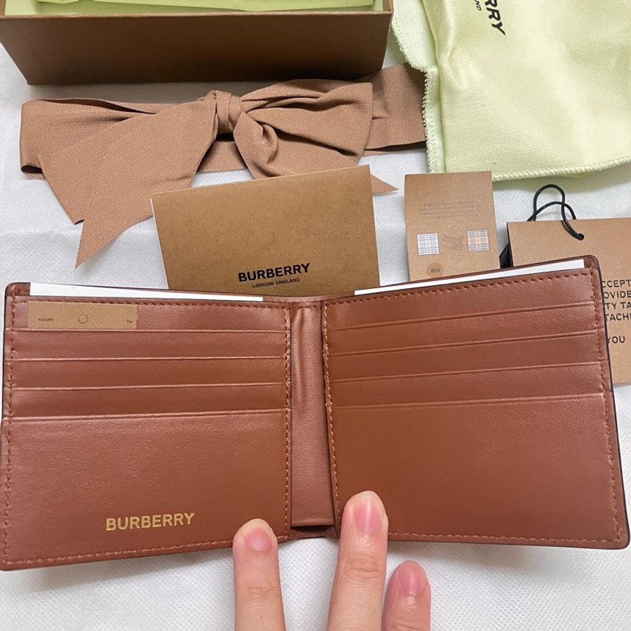 全新台灣官網購入BURBERRY老花短夾-1