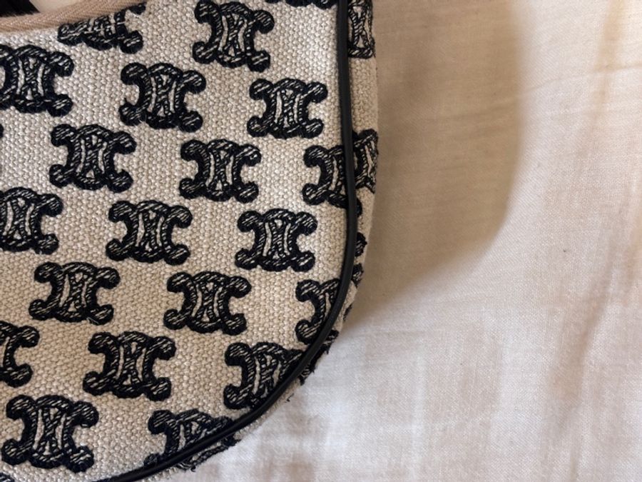 Celine Ava Triomphe 黑色 刺繡 老花 腋下包 彎月包-2