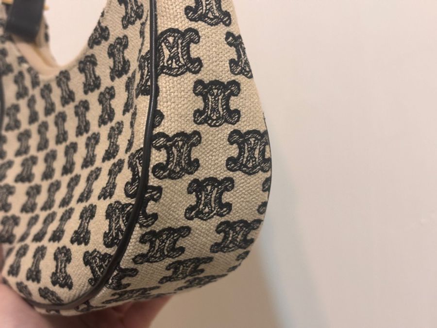 Celine Ava Triomphe 黑色 刺繡 老花 腋下包 彎月包-7