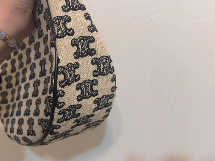 Celine Ava Triomphe 黑色 刺繡 老花 腋下包 彎月包-8