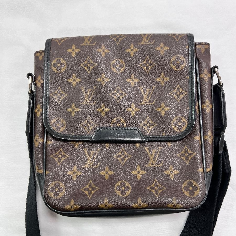 Louis Vuitton LV M56717 District PM Monogram Macassar 郵差包 斜揹 老花 棕色-0