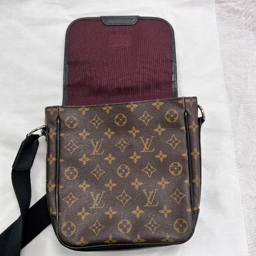 Louis Vuitton LV M56717 District PM Monogram Macassar 郵差包 斜揹 老花 棕色-9