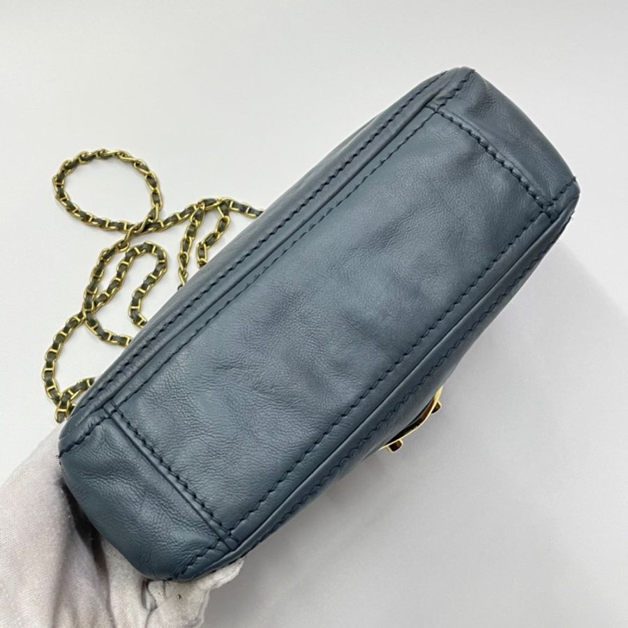 Prada vintage 霧霾藍豬鼻子包包-8