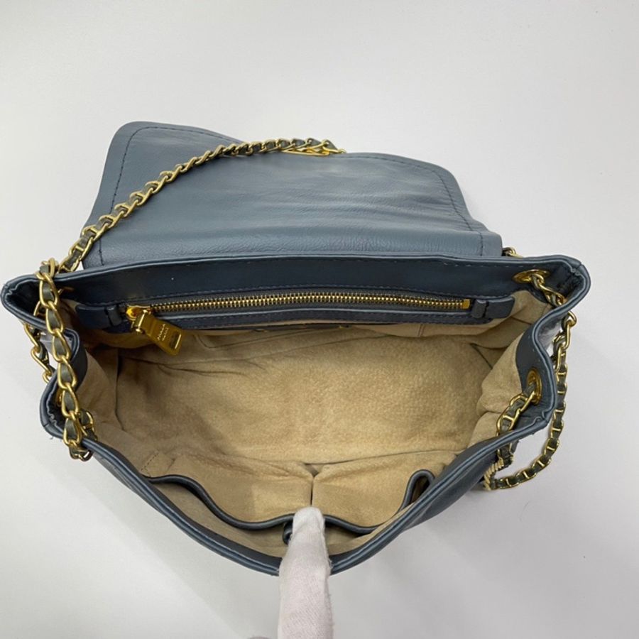 Prada vintage 霧霾藍豬鼻子包包-9