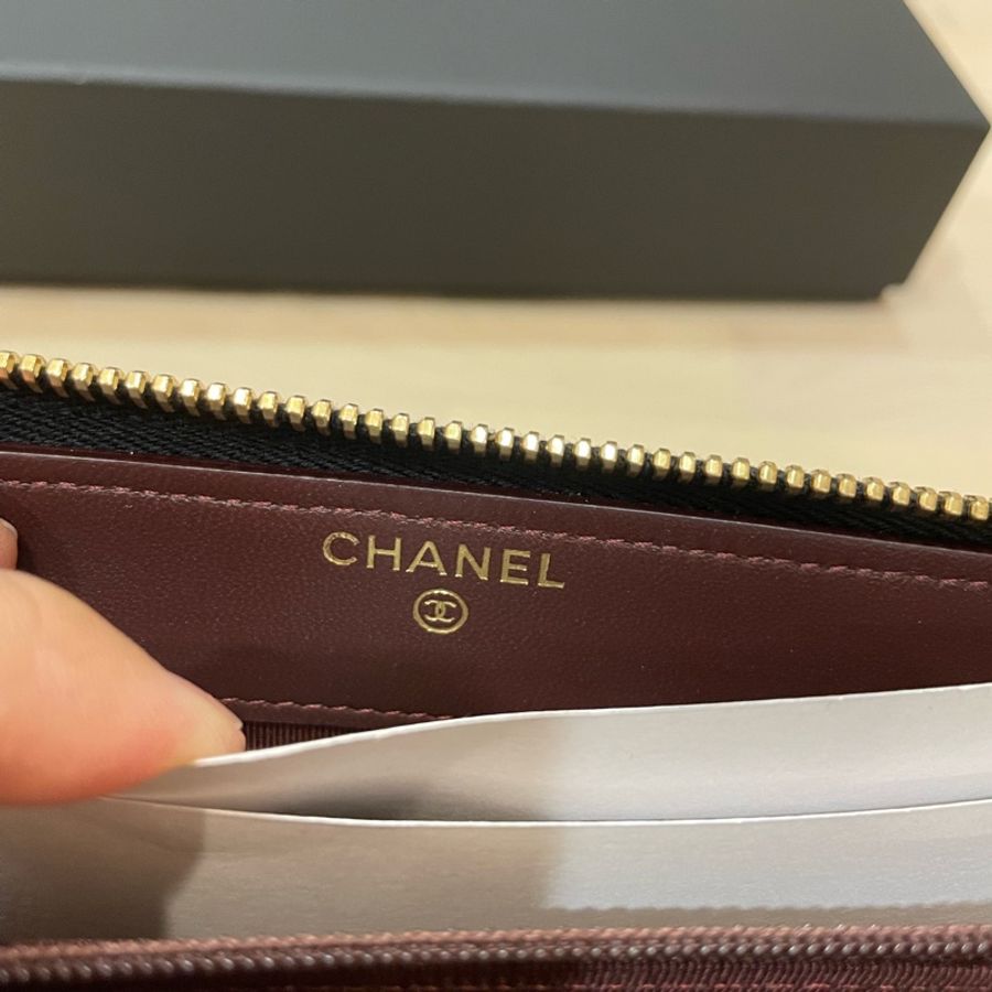 香奈兒CHANEL經典菱格壓紋雙C LOGO(黑金)小羊皮拉鍊長夾-4