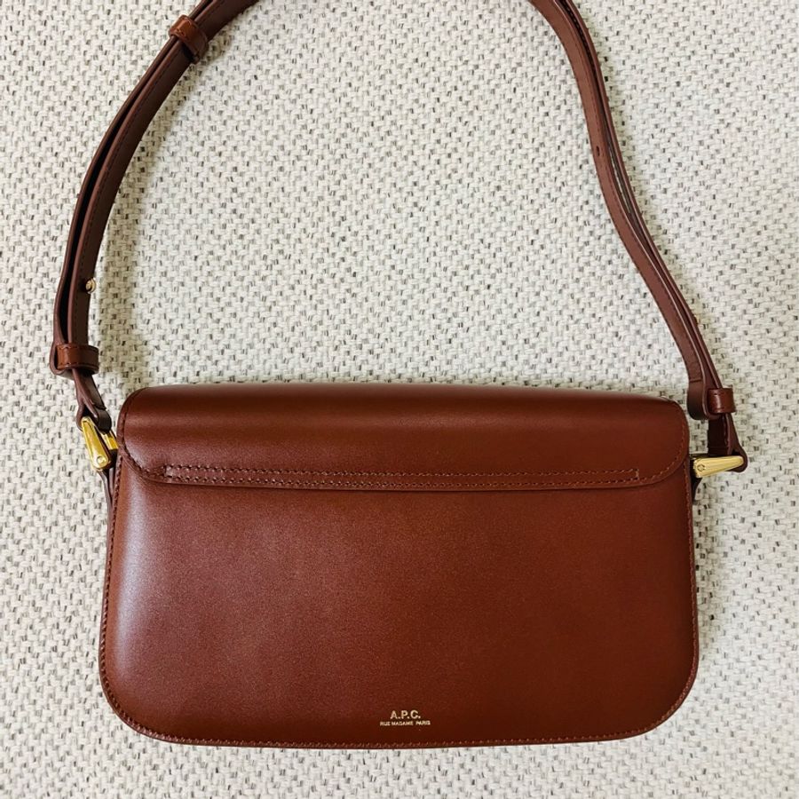 A.P.C. Grace Baguette Bag - Cad Noisette 法棍包焦糖色-8