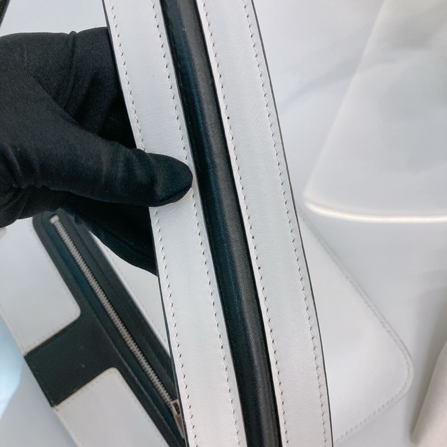 Balenciaga 巴黎世家白拼黑斜背包 Crossbody Bag-40