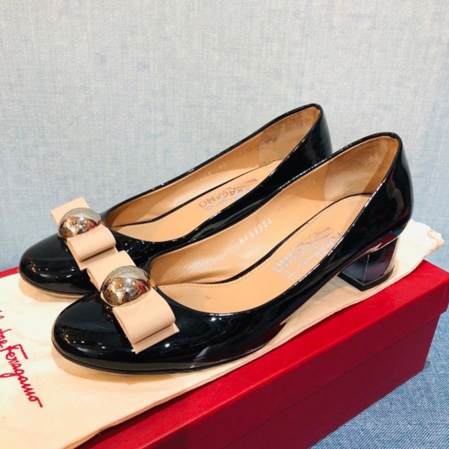 Salvatore Ferragamo 菲拉格慕黑色漆皮跟鞋 Fiammetta 4cm Black-1