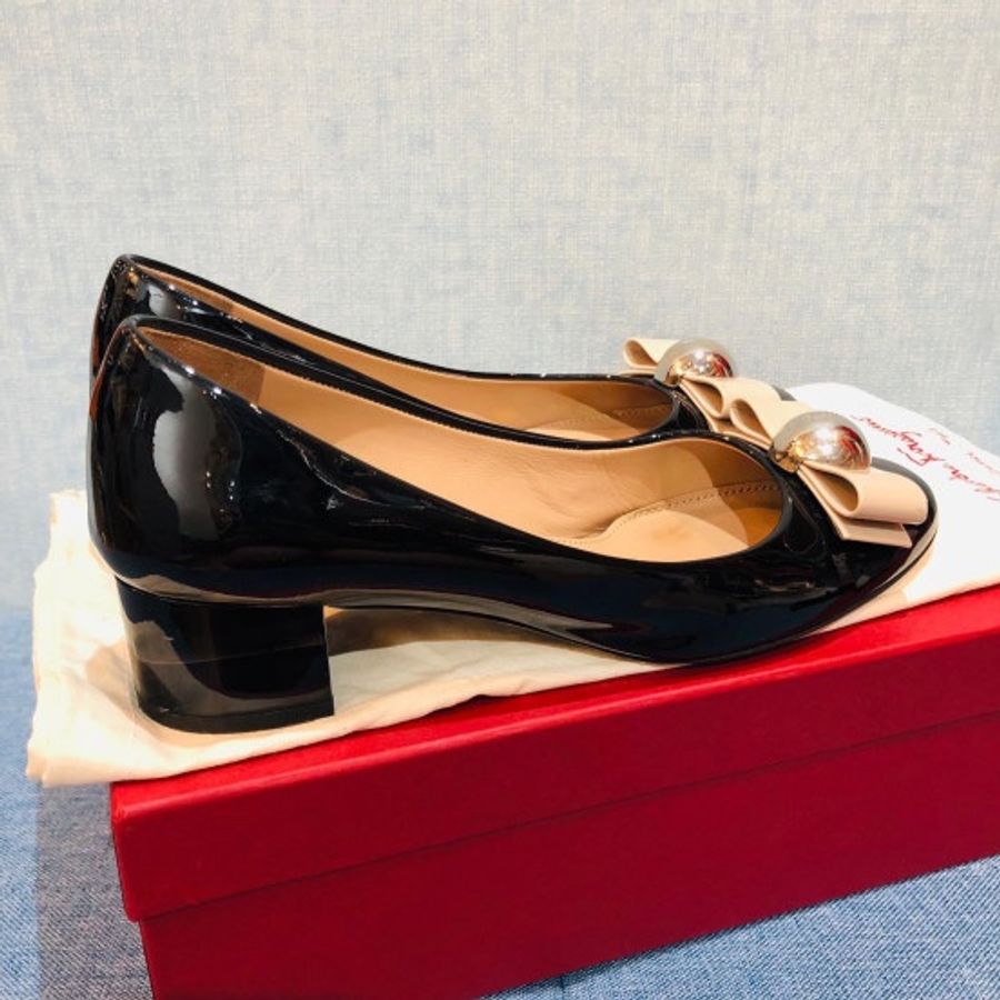 Salvatore Ferragamo 菲拉格慕黑色漆皮跟鞋 Fiammetta 4cm Black-3