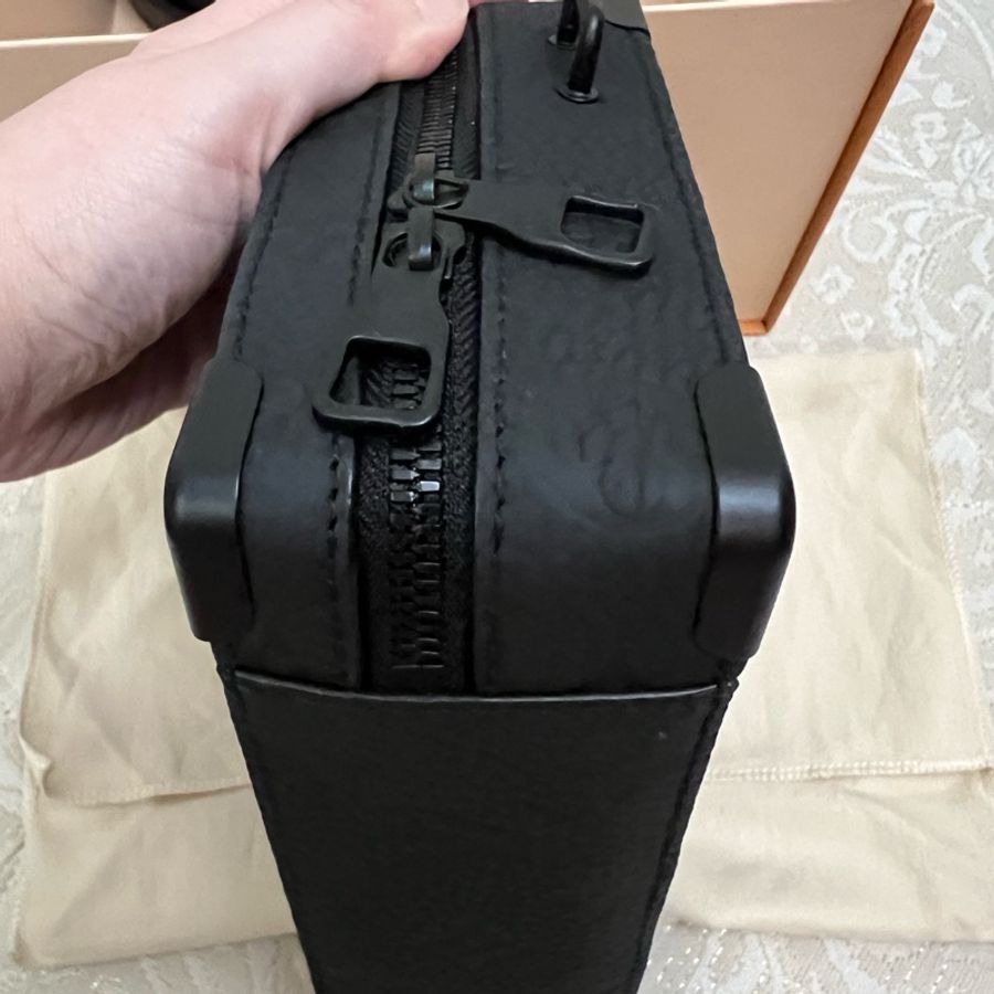 LV 牛皮限量款軟盒包 M59163-4