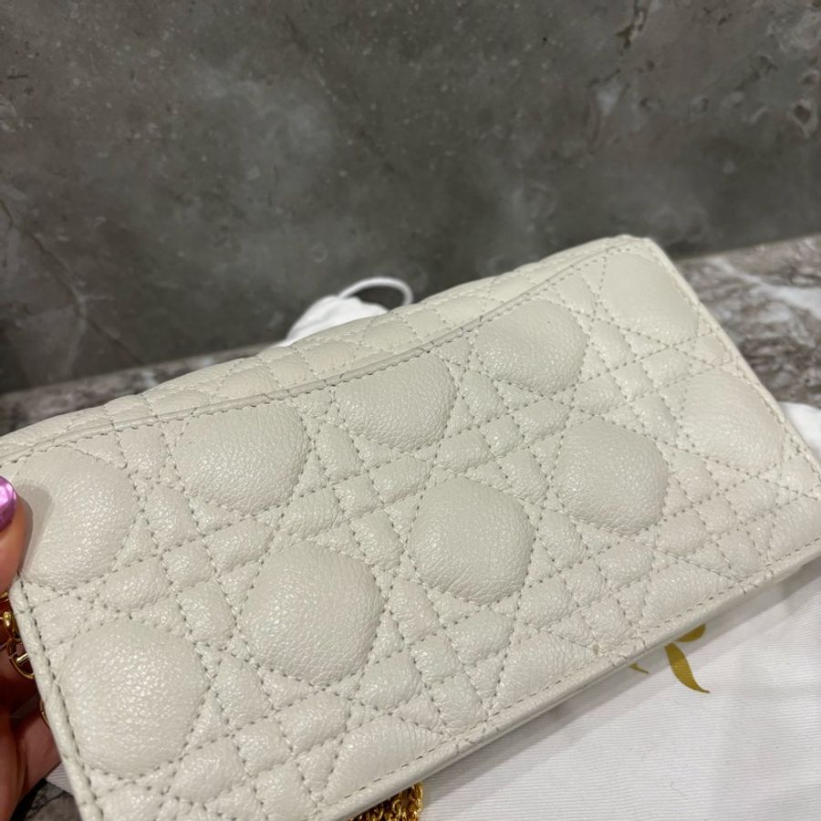 Dior Caro 小袋 奶白色柔軟 Cannage 藤格紋圖案小牛皮 編號: S5134UWHC_M030-4