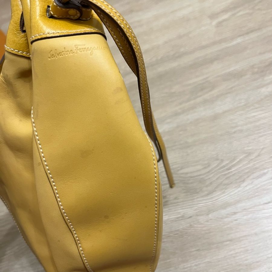 瑞奇二手精品 Salvatore ferragamo 香蕉包 肩背包 全皮格-1