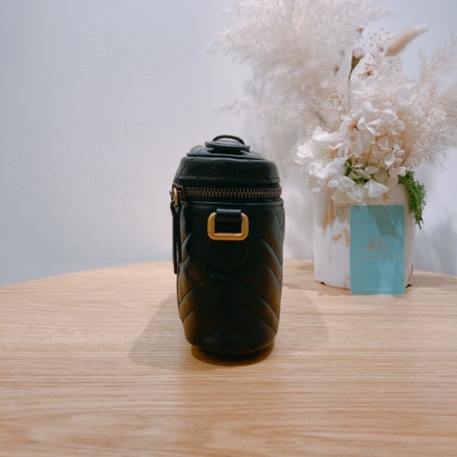 GUCCI 古馳經典GG金扣V紋黑色化妝包包GG MARMONT MINI TOP HANDLE BAG-2