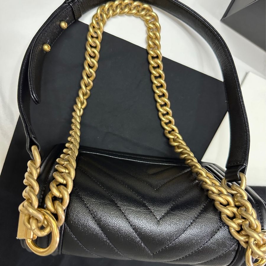 極新!!SMALL CHANEL BOY 20 山形紋(V紋) 黑金-23
