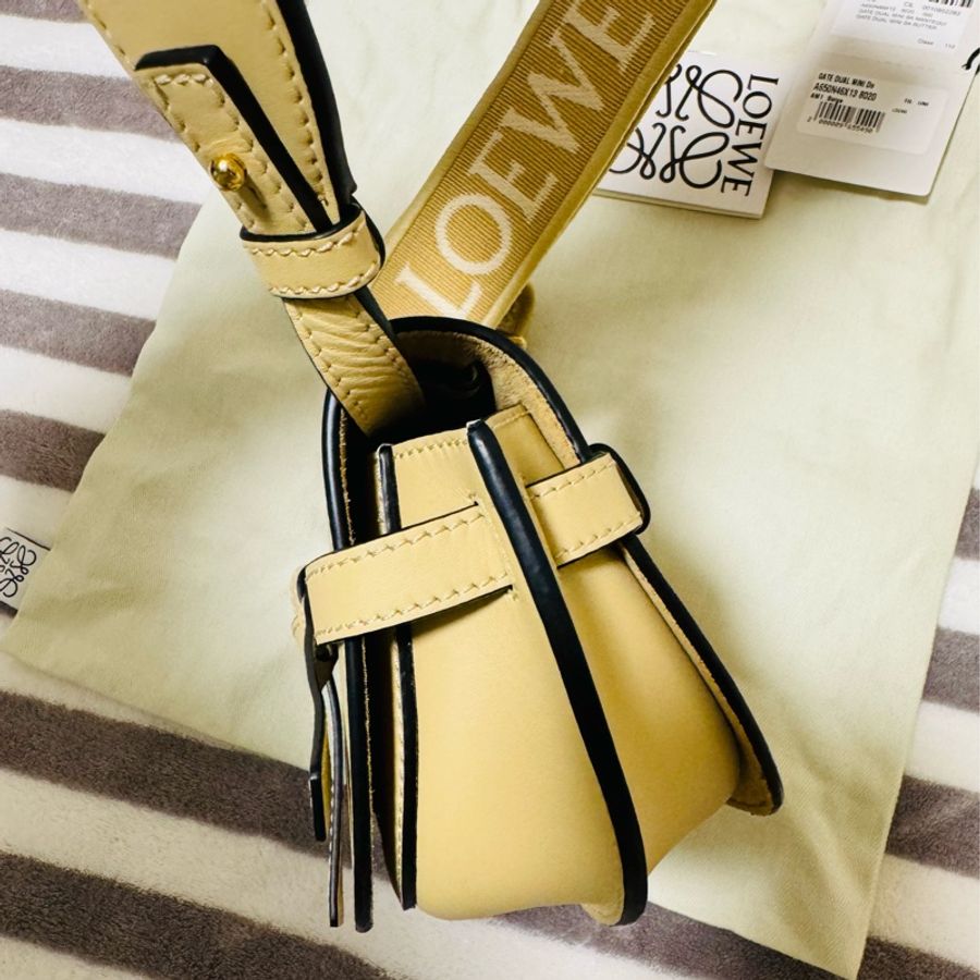 Loewe 羅威 奶油色 mini gate 老花款寬背帶 LOWE老花 Loewe gate 斜背包-6
