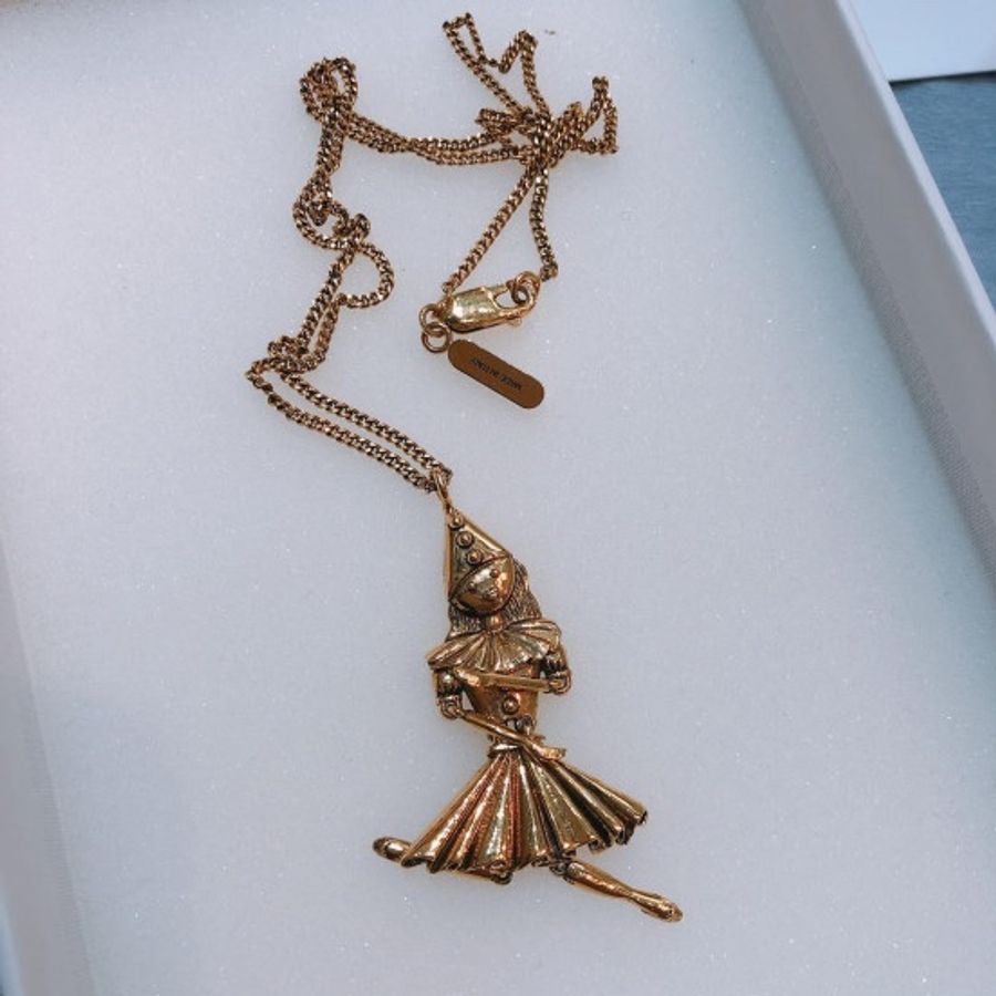 CHLOE DOLLY PENDANTS NECKLACE GOLD-1