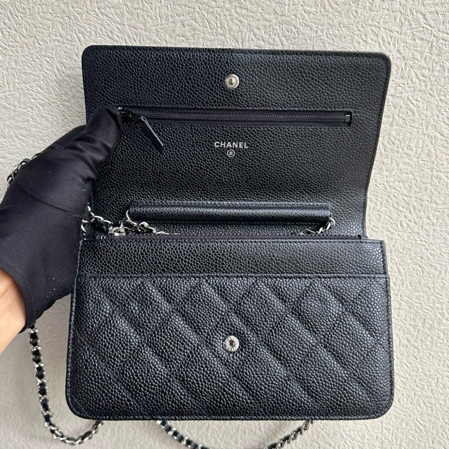 Chanel Caviar WOC 銀扣-2