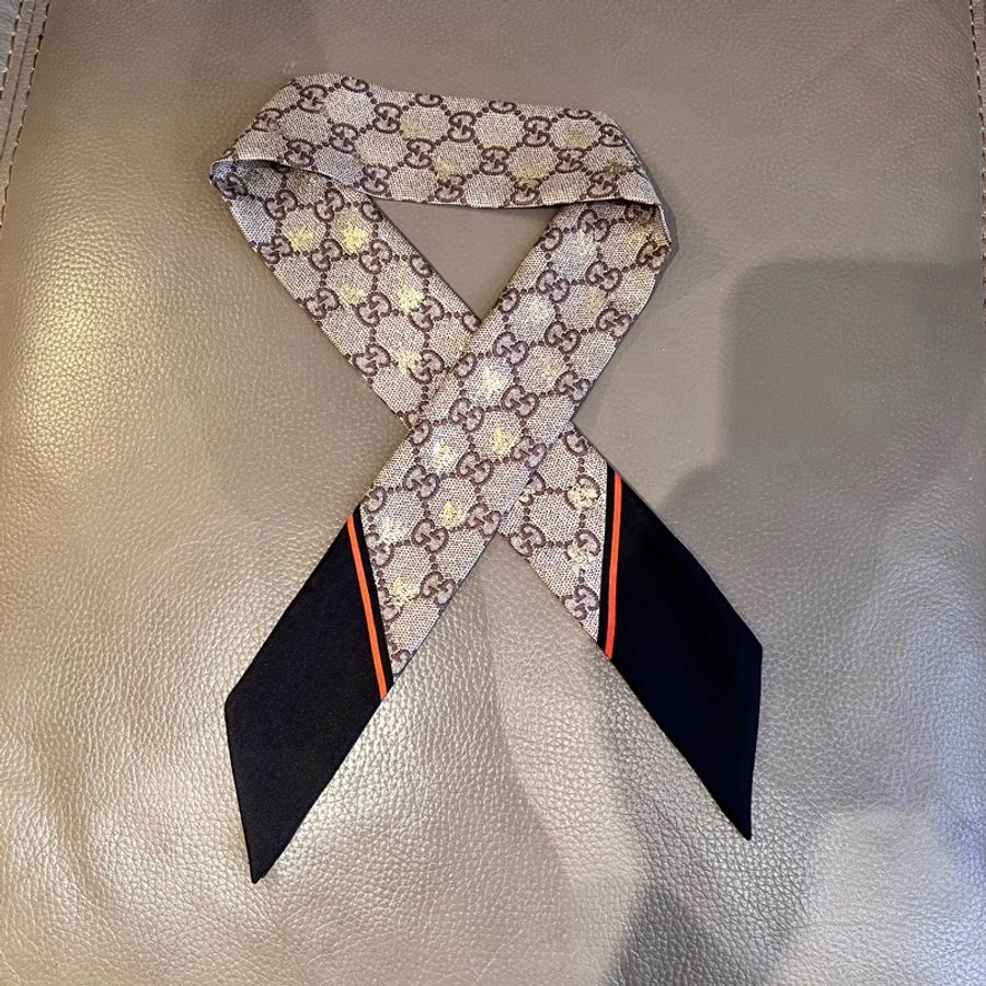 Gucci Scarf - GG蜜蜂圖案絲綢蝴蝶領結-0