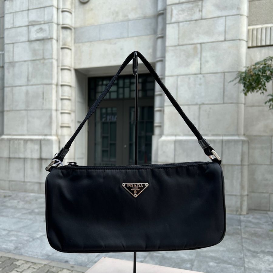 【Prada】黑色手提包-0