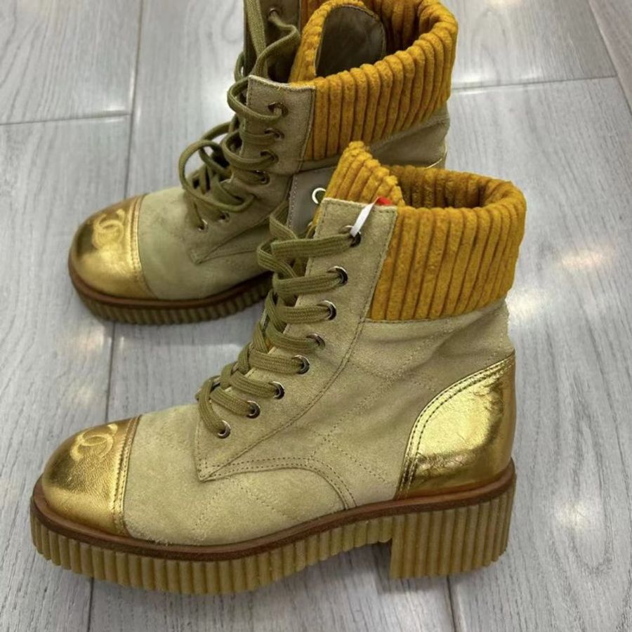 Chanel麂皮拼接短靴 尺寸35. 5碼-0