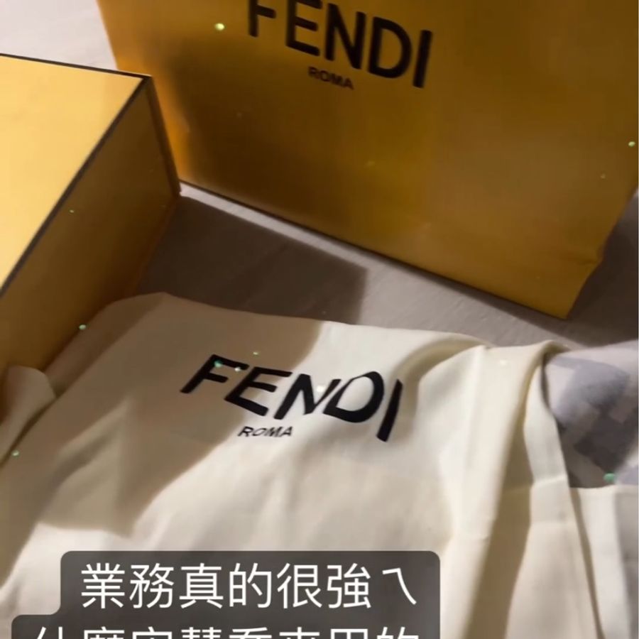 (缺貨款🎁)Fendi羊絨圍巾灰色 宋慧喬款(已賣出-0