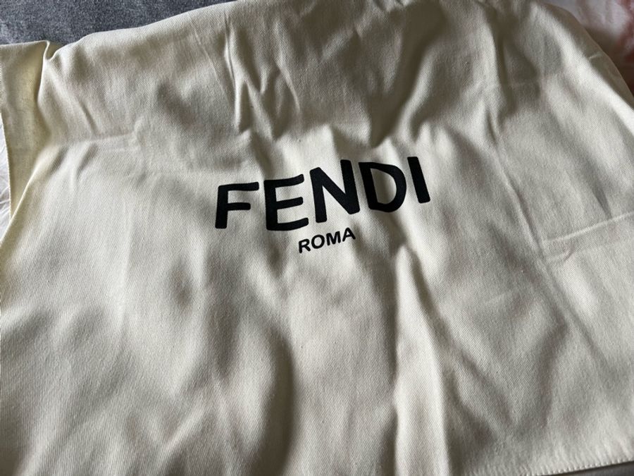 (缺貨款🎁)Fendi羊絨圍巾灰色 宋慧喬款(已賣出-1