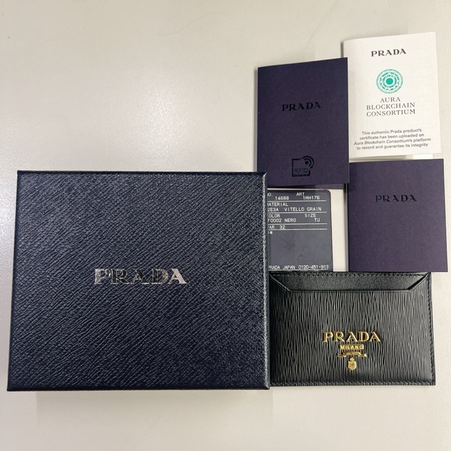 PRADA立體字母LOGO水波紋PVC 2卡開口式卡片夾(黑)-0