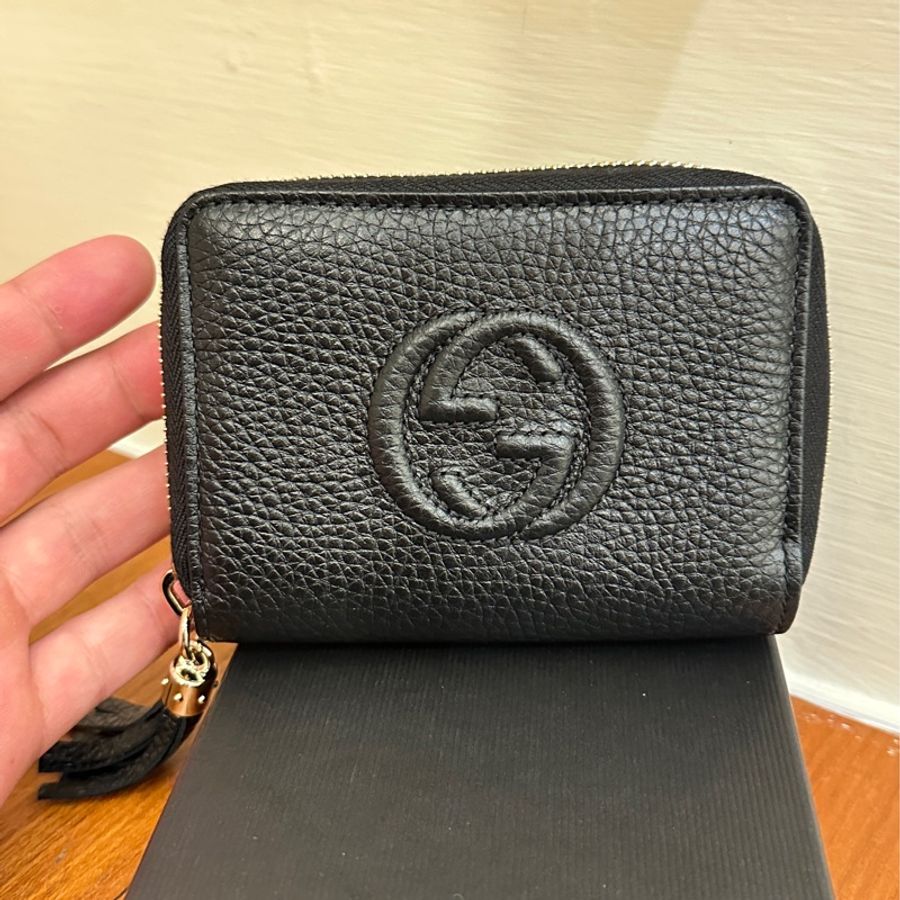 GUCCI 黑皮革流蘇ㄇ拉零錢卡包-0